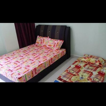 Coral Homestay Pekan Pangkor Exterior photo