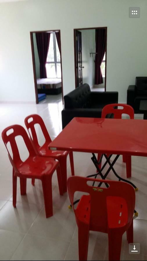 Coral Homestay Pekan Pangkor Exterior photo