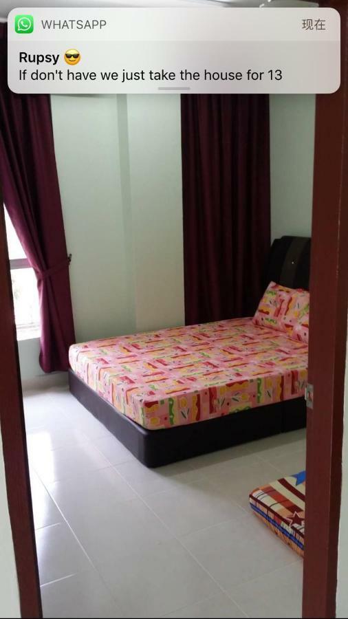 Coral Homestay Pekan Pangkor Exterior photo